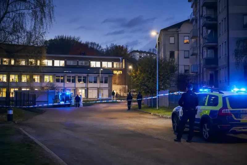 Fyra män åtalas efter dödsskjutning i Tolered