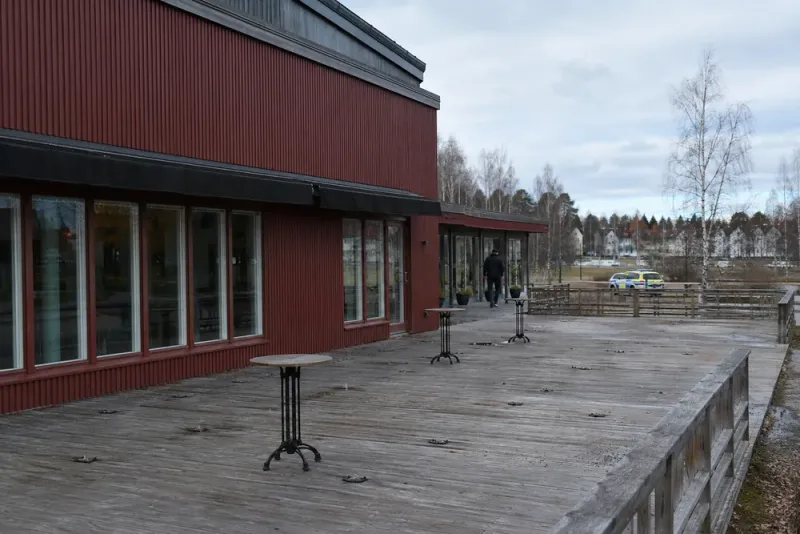 Möbler stulna från Västerbottens museums uteservering