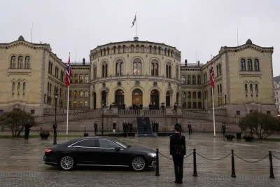 Mette-Marit missar kung Haakons ed i Stortinget