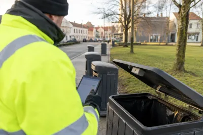 Sensorer styr när Grästorps papperskorgar töms