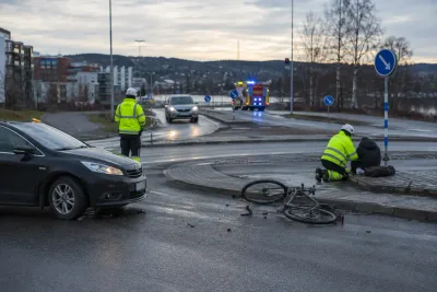 Cyklist påkörd av bil i Örnsköldsvik