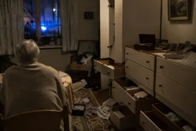 Två 16-åringar åtalas för brutalt rån mot äldre kvinna