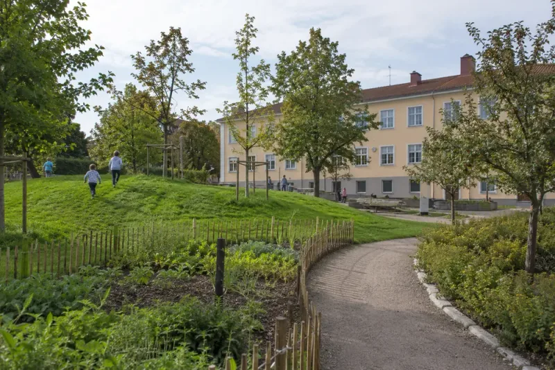 Solbergaskolan får grönare skolgård efter ombyggnad