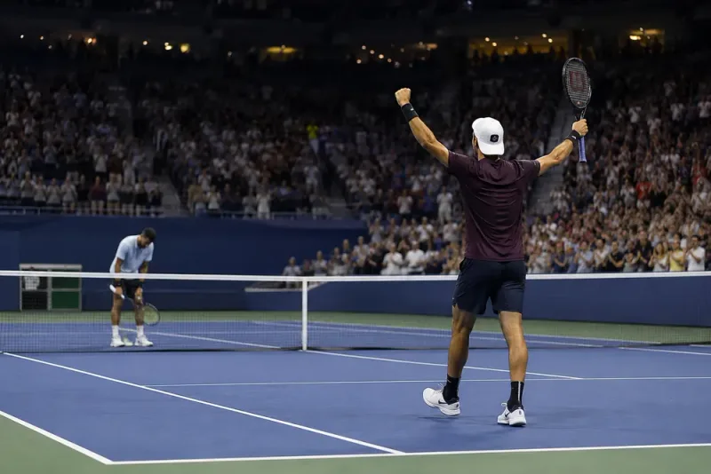 Karen Khachanov slog ut Felix Auger-Aliassime