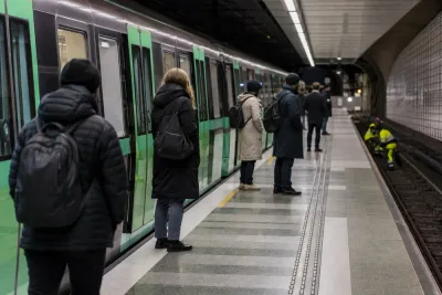 Tekniskt fel stoppar gröna linjen i Stockholm