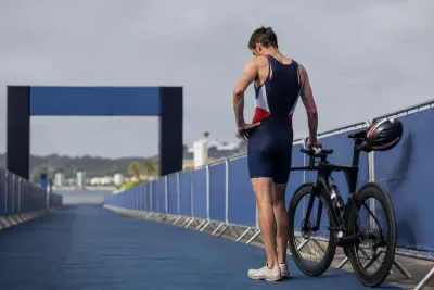 Jonathan Brownlee avslutar efter skadebeskedet