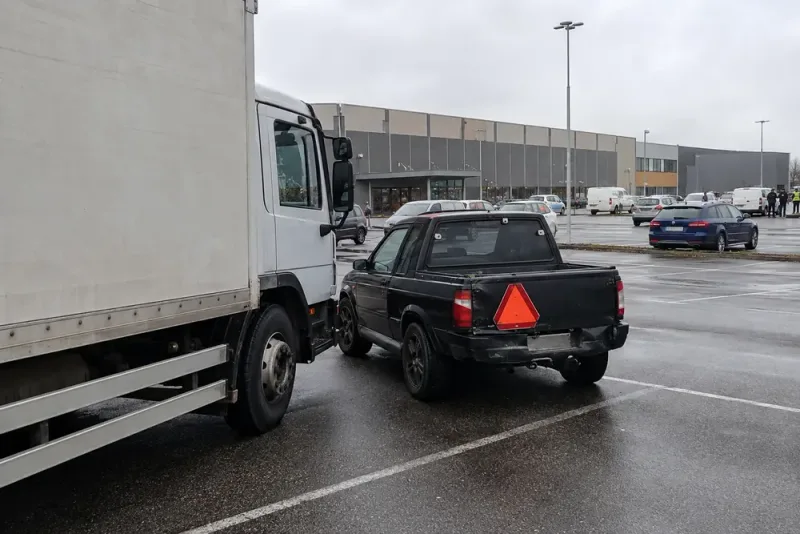 Lastbilsförare döms efter påkörning av A-traktor