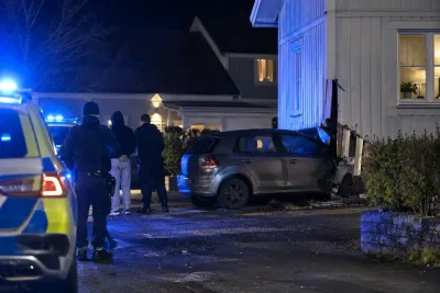 Minderårig kraschade in i hus efter polisjakt