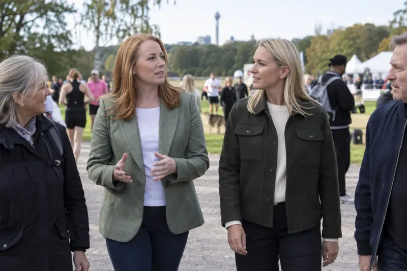 Annie Lööf kampanjar för nytt mittenalternativ