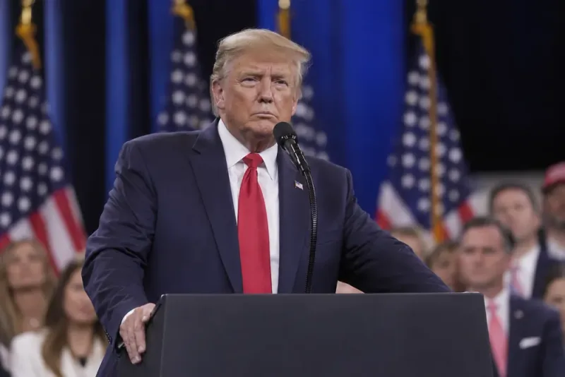 Trump gör mellanårsvalet till kamp om sig själv