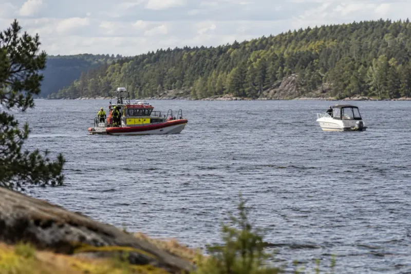 Larm om båtolycka i sjön Anten