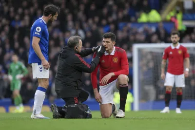 Harry Maguire skadad direkt mot Everton