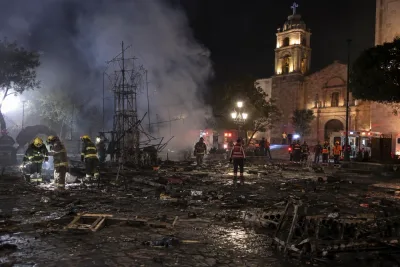Tio döda efter explosion under religiöst firande