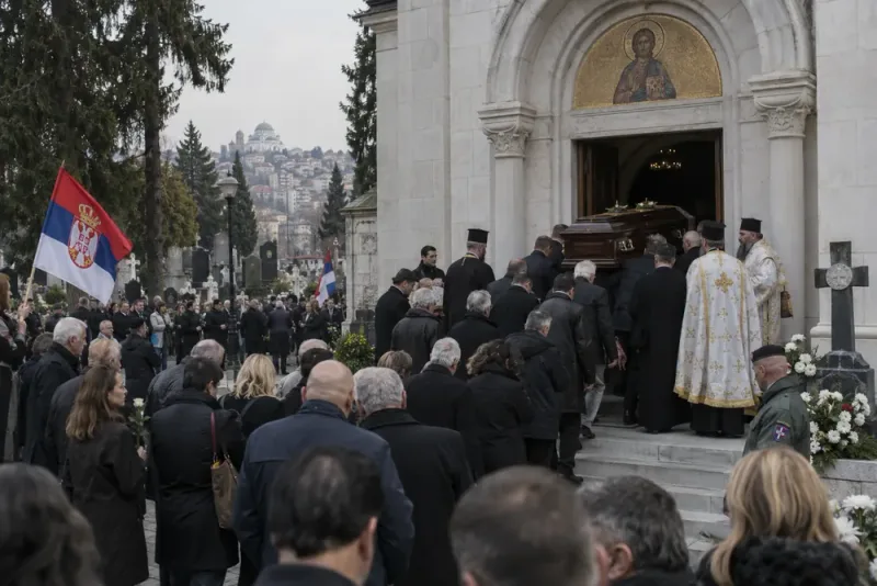 Ratko Mladić begravs efter omstridd hyllningsceremoni