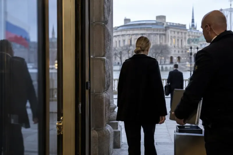 SD-tjänsteman med Rysslandskopplingar stängs av under utredning