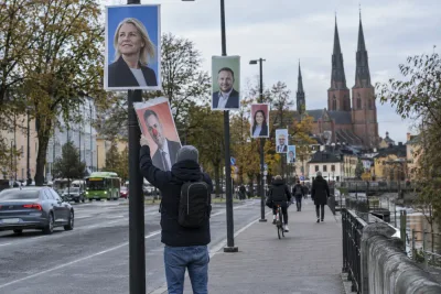 Chang Frick tar på sig falska valaffischer