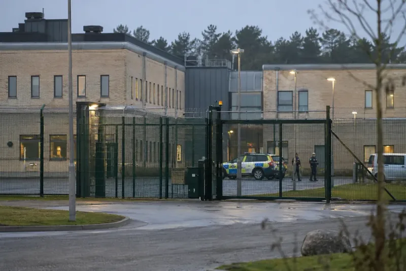 Efterlyst man rymde från rättspsykiatrisk vård