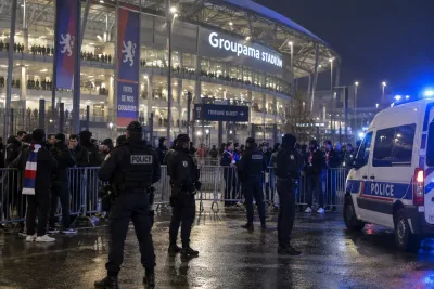 Lyon kräver polisinsats efter arenavåldet
