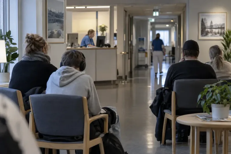 Politiker vill stärka psykiatrin efter långa köer
