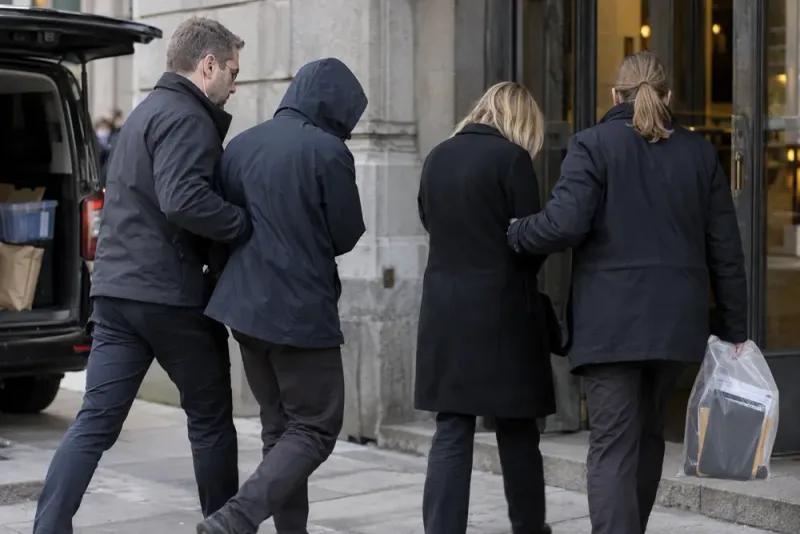 Två anhållna misstänks för grova mut- och bedrägeribrott