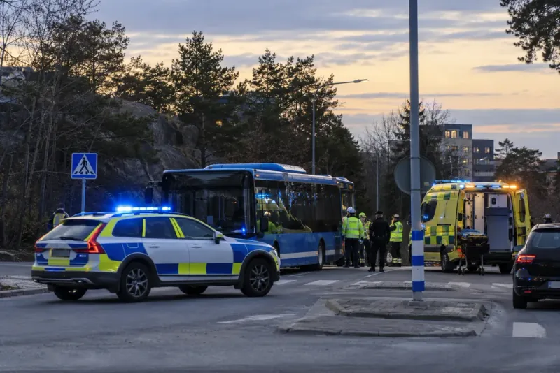 Barn påkört av buss i Nacka