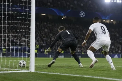 Josep Martinez bjöd Real Madrid på mål