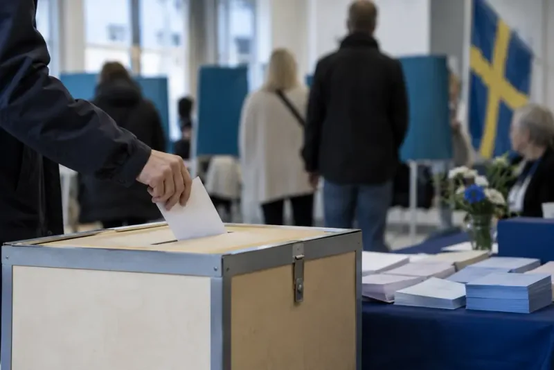 Liberalerna pressas av spärren inför valdagen