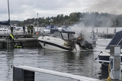 Båtmotor exploderade i hamn i Täby
