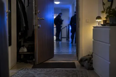 Man misshandlad och rånad i bostad i Länna