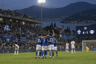 Como krossade Leipzig i historiska debuten