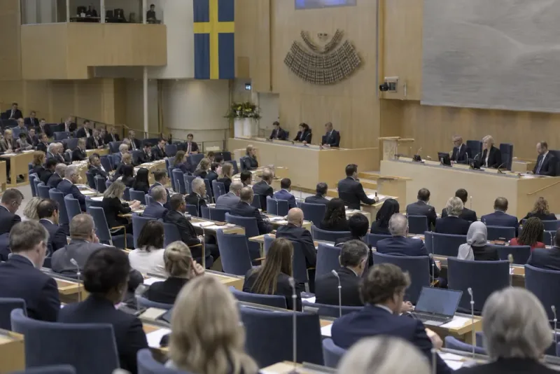 Utrikes födda fortsatt underrepresenterade i riksdagen