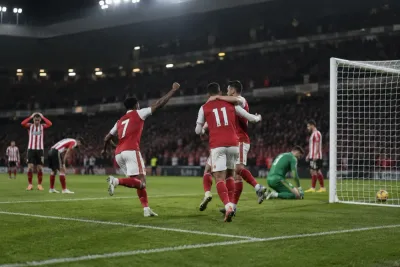 Arsenal avgjorde efter två dramatiska minuter