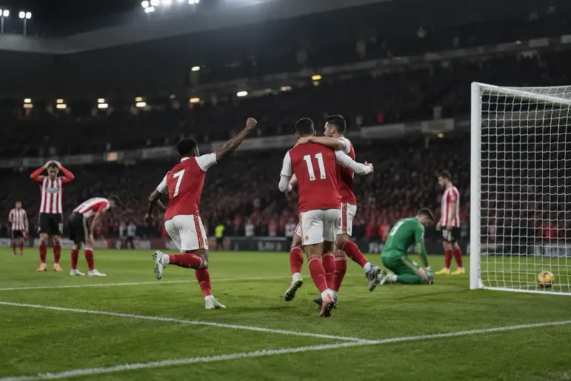 Arsenal avgjorde efter två dramatiska minuter