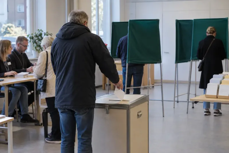 Valdagen inledd – väljare röstar runt om i Sverige