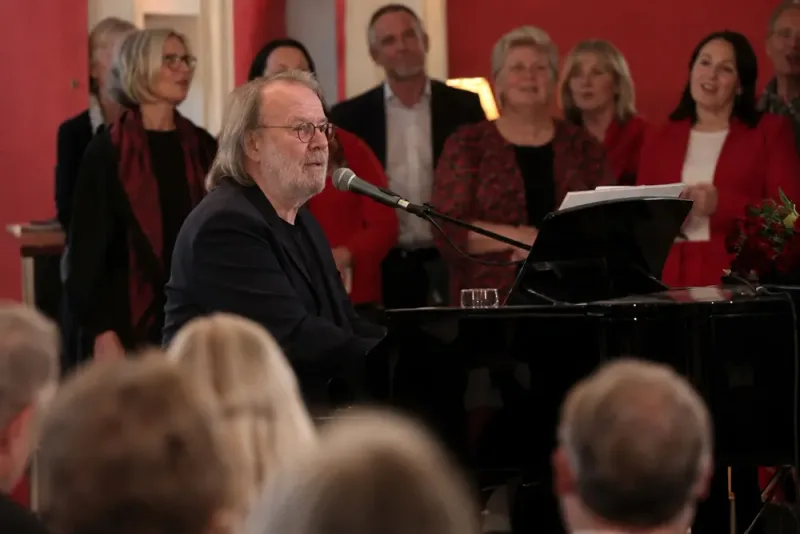 Benny Andersson sjöng för Socialdemokraternas slutspurt