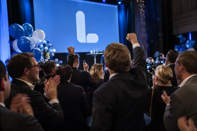 Liberalerna över spärren – jubel på valvakan