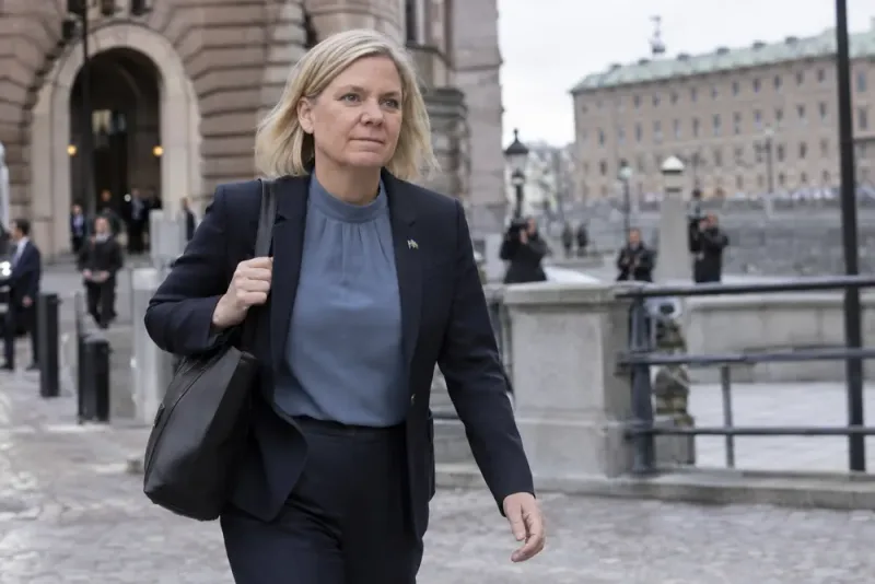 Magdalena Andersson tillbaka när regeringsfrågan skärps