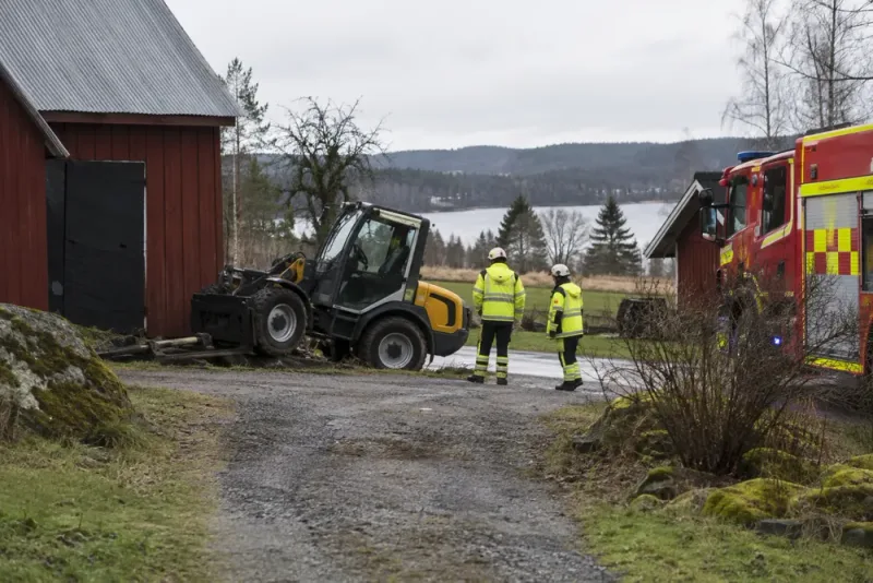 Man i 70-årsåldern död efter olycka med traktor