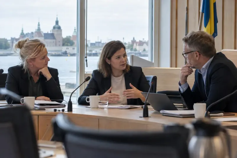 Kalmar visar hur S, C och V kan styra tillsammans