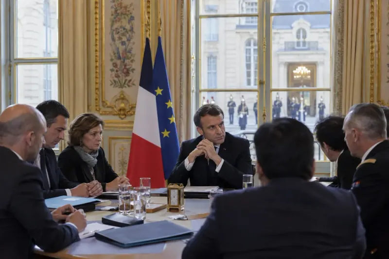 Macron samlar partierna till säkerhetsmöte i Élyséepalatset