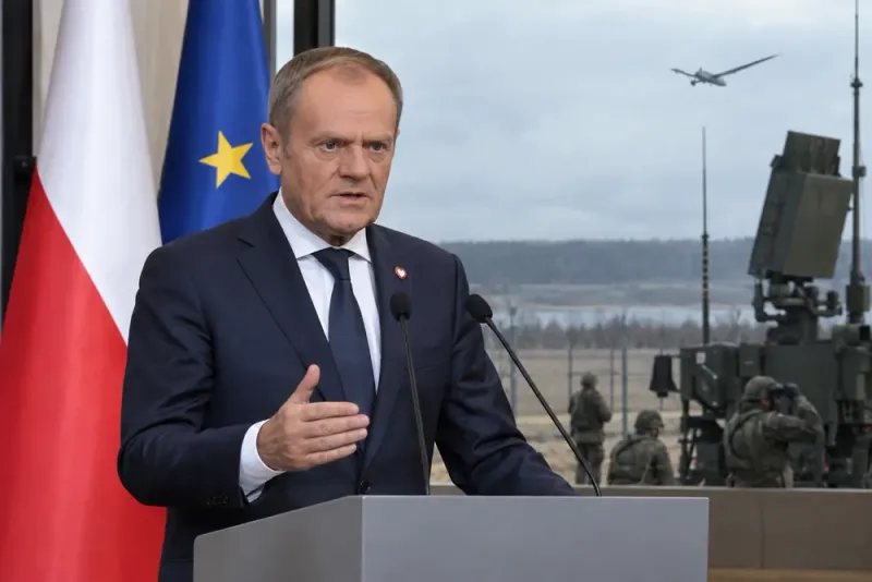 Donald Tusk varnar för ryska drönar- och robotattacker