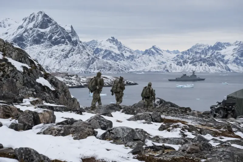 Danmark öppnar för permanent militär närvaro på Grönland