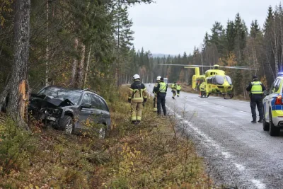 Förare flögs till sjukhus efter krasch