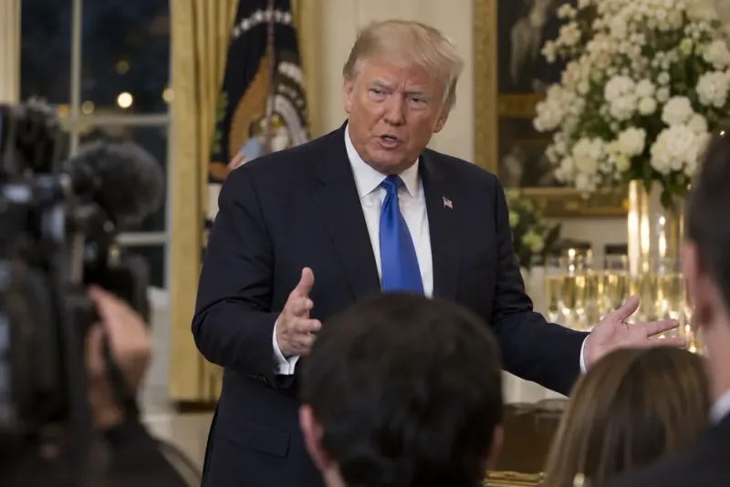 Trump försvarar oligarkfinansierade bröllopsfester