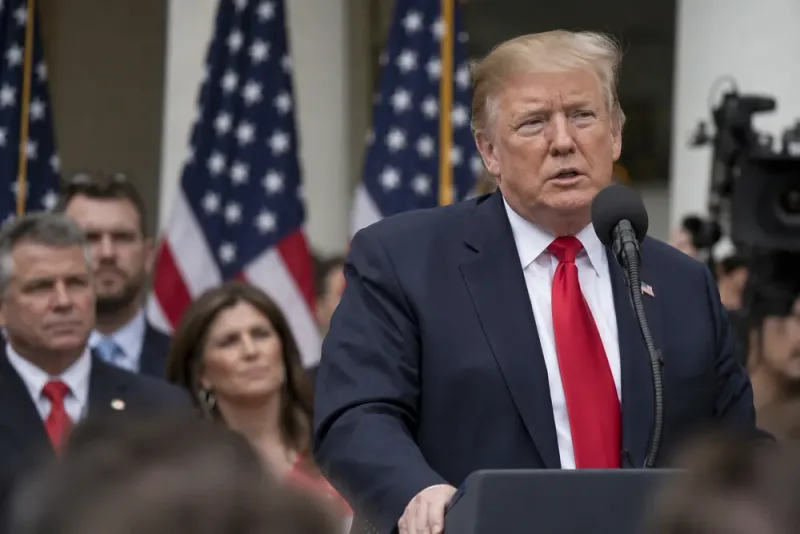 Trump växlar upp när Republikanerna tappar i mätningar