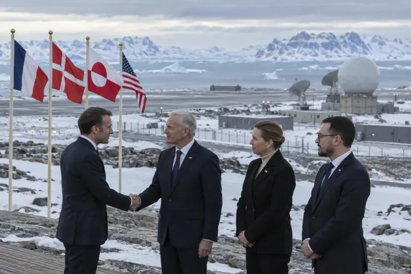 Macron välkomnar säkerhetsavtal om Grönland