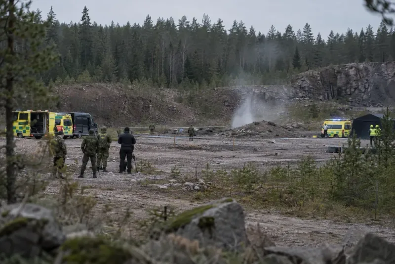 Fem vårdas ännu efter explosion på skjutfält