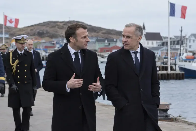 Macron och Carney markerar suveränitet vid historiskt möte