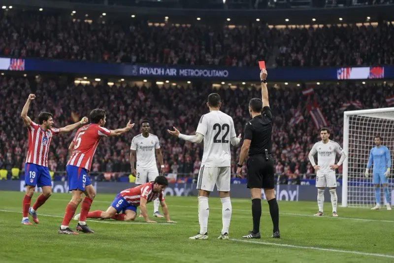 Rött kort fällde Real Madrid i derbyt