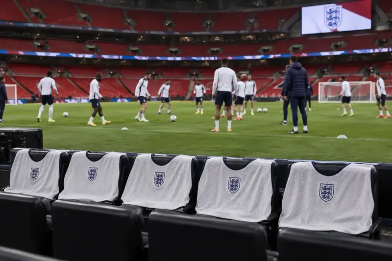 Fem återbud inför Englands Nations League-premiär